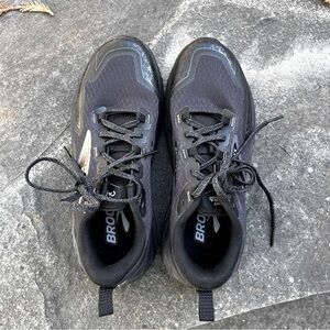 Brooks Cascadia 18 trail running shoes W9 EUC
